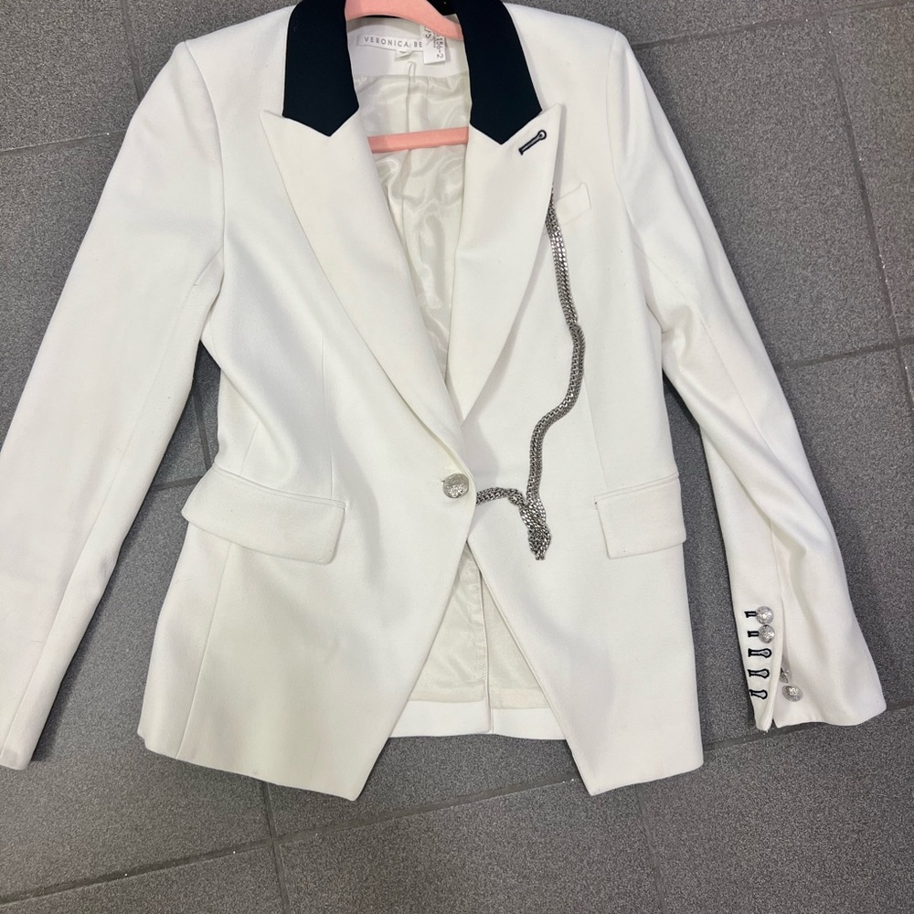 Veronica Beard Ivory Blazer with Dark Collar